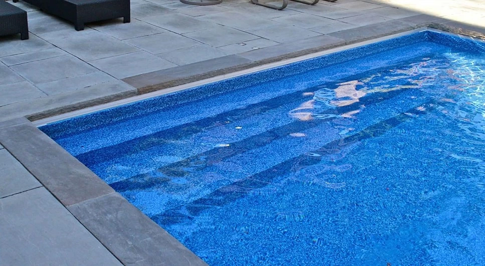 Секреты цвета воды в домашнем бассейне